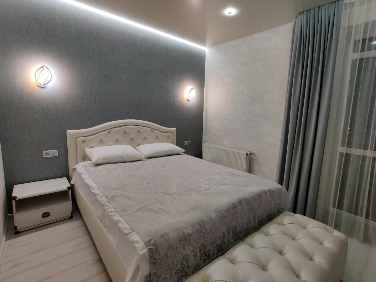 Appartement Yarovytsya Vip In The Center à Lutsʼk Extérieur photo